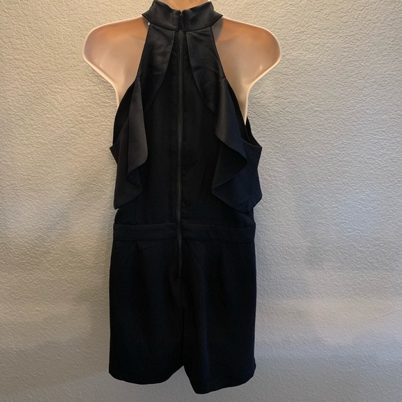 Women’s Carolina Belle Ruffle Sleeve Romper - Picture 3 of 7